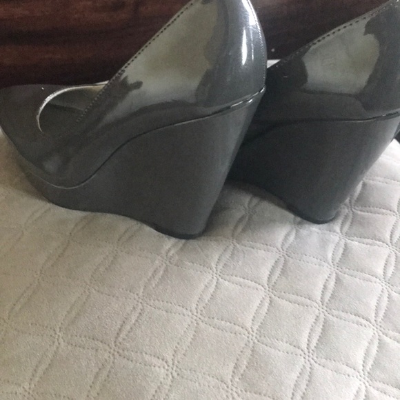 Smoke Gray heels - Picture 5 of 6